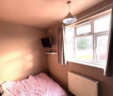 Meadvale Road, Leicester - Photo 1