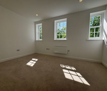 Hartington Place, Eastbourne - Photo 2