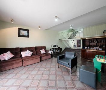 Casa para alugar com 200m², 3 quartos e 3 vagas - Foto 1