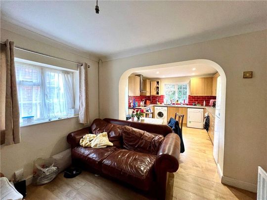 4 bedroom semi-detached house to rent - Photo 1