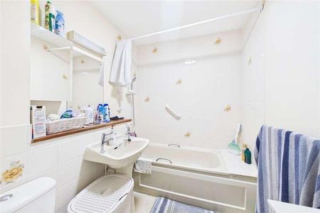 Badgers Croft, Victoria Road, Mortimer Common, Reading, RG7 - Photo 5