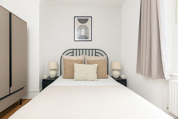 Wellington Way - Photo 1