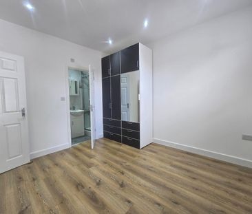 1 bed terraced house to rent in Erskine Road, London, E17 - Photo 3