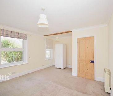 3 bedroom detached house to rent - Photo 3