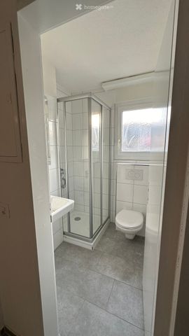 Renovierte 4.5-Zimmer-Dachwohnung mit Balkon in Hombrechtikon (Familienwohnung) - Foto 5