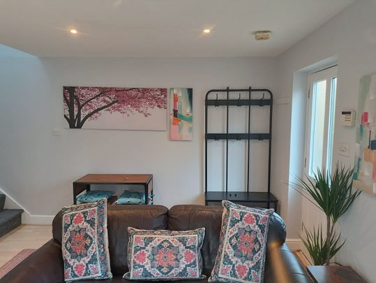 1 Bed Flat, Hotham Lodge, SW19 - Photo 1