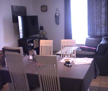 Beau 4 1/2 Vieux Longueuil style condo à louer - Béton - Photo 3