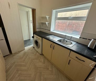 2 bedroom flat to rent - Photo 6