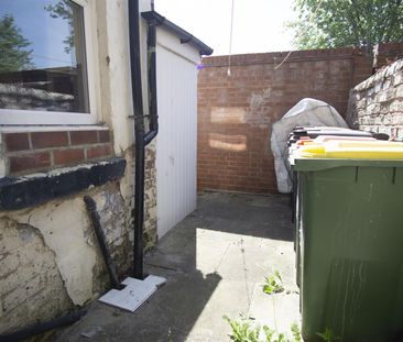 3-Bed Terraced House To Let on Lauderdale Street, Preston - Photo 4