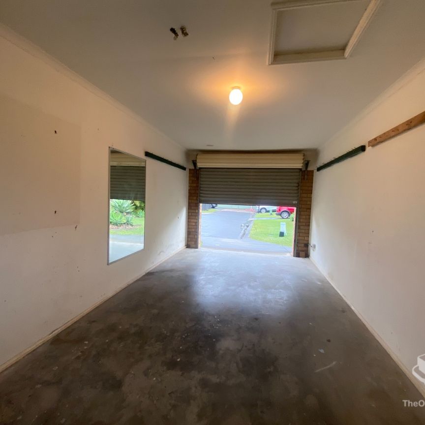 Charming 3 Bedroom Home in Varsity Lakes - Photo 1