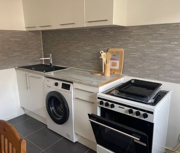 Location Appartement 2 pièces 52m² LA CHAPELLE ST LUC 10600 - Photo 3