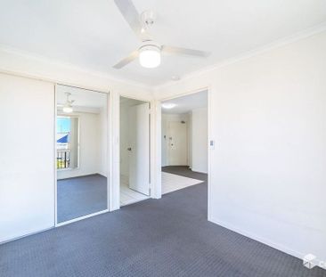 Centrally located - Photo 4