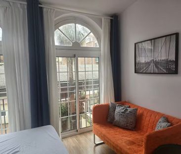 Carrer Gran de Gràcia, Barcelona, Catalonia 08012 - Photo 5