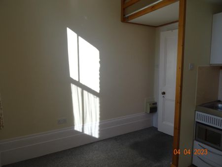Studio to rent - Photo 3