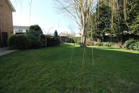 3 bedroom semi-detached house to rent - Photo 3