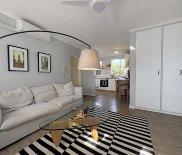 Gorgeous 2 bedroom unit with easy access to Moorooka Train Station! - Photo 1