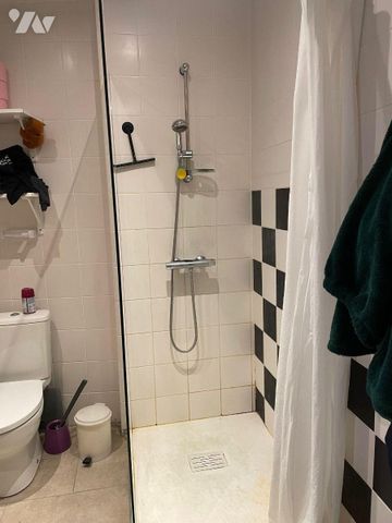 Réf. : 3715, maison en pierre 57,17 m2 comprenant séjour/cuisine aménagée, salle de douche avec... - Photo 3