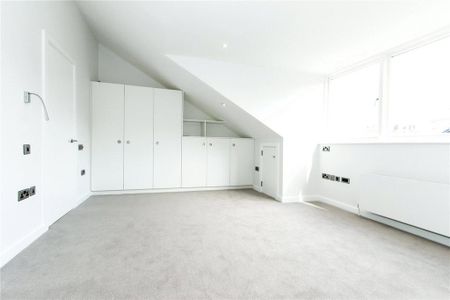 4 bedroom end of terrace house to rent - Photo 4