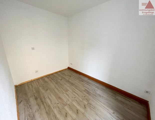 Single-Wohnung mit Einbauküche in ruhiger Lage von Aue - Foto 1