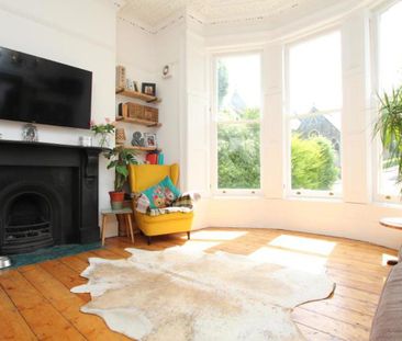 A wonderfully light two double bedroom flat in Redland with lots of... - Photo 2