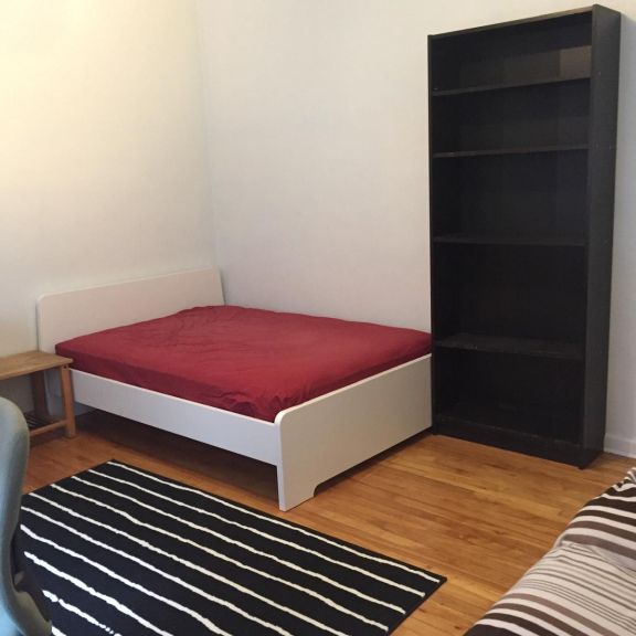 Chambre Meublée à Montréal - Photo 1