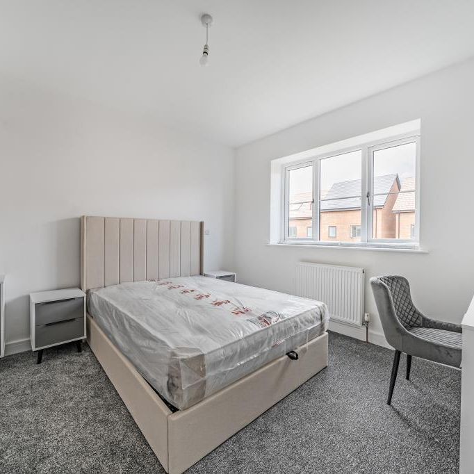 1 bedroom in a house share to rent - Photo 1