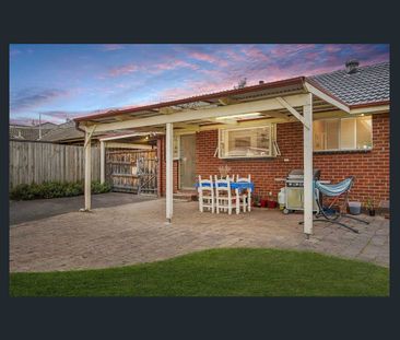 Family Living with Additional Bungalow - Photo 5
