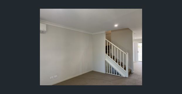 FOUR BEDROOM FAMILY HOME - GREAT LOCATION - Photo 1