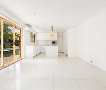 42 Orange Grove, Castle Hill NSW 2154 - House For Rent | Domain - Photo 5