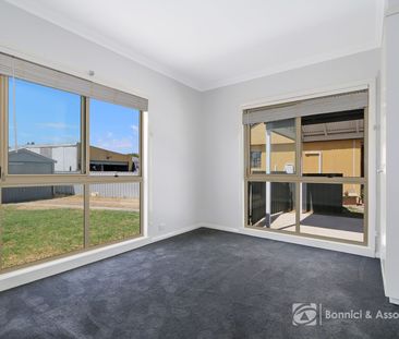 262 Plover Street, North Albury - Photo 3