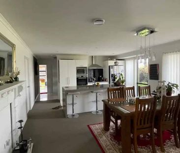 16 Edgeview Crescent - Photo 2