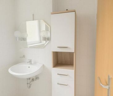 Attraktive 2-Zimmer-Hochparterrewohnung in ruhiger Lage von Köln - Photo 3