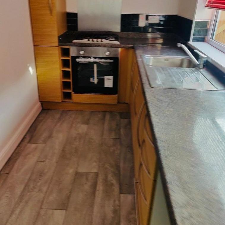 2 bedroom terraced house to rent - Photo 2