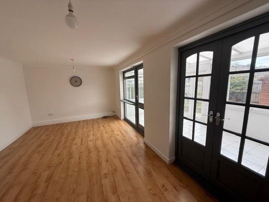 3 bedroom property to rent - Photo 1