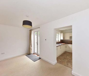 2 bedroom semi-detached house to rent - Photo 3