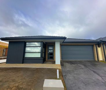 Unit 1 / 30 Woodstock Street, Shepparton VIC 3630 - Photo 2
