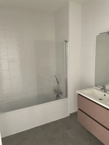 Location Appartement 4 pièces 93m² CHAPONOST 69630 - Photo 4