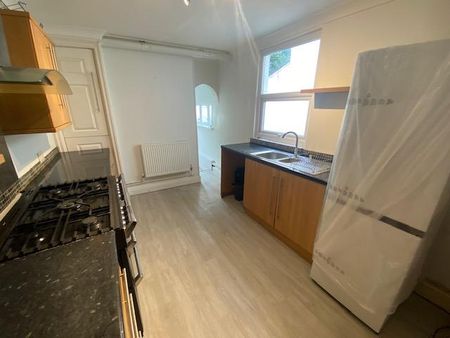 4 bedroom property to rent - Photo 5
