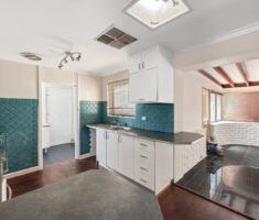 Re-listed - Be Quick! Spacious 3-Bedroom Home in Prime Kelmscott Lo... - Photo 1