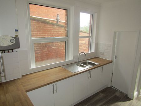 5 bed Terraced - To Let - Photo 3