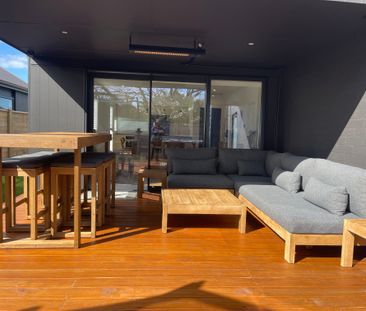 Luxury Coastal Living in Papamoa vs Executive Family Retreat - Photo 4
