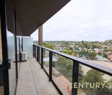 Stylish City Living with Stunning Views - Photo 6