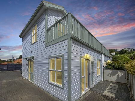 Welcome home to 5/25 Mana Street. - Photo 3