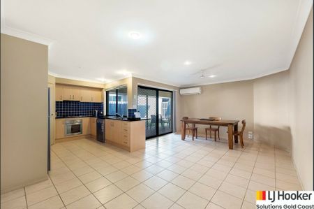 PERFECT FAMILY HOME - Photo 5