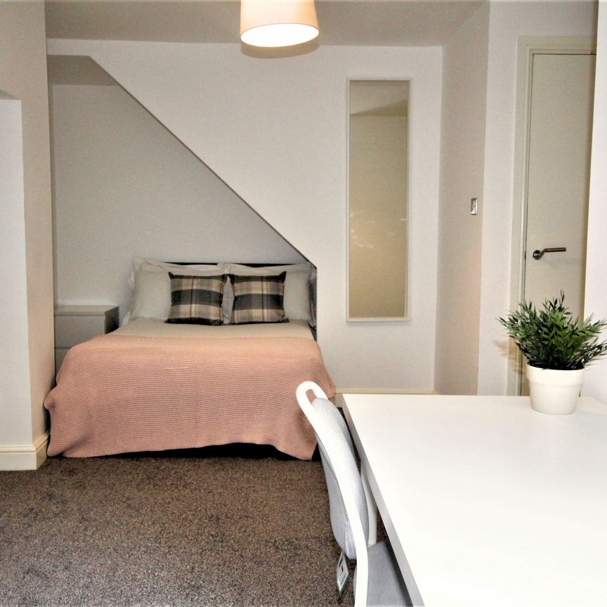 2 Bedroom Apartment - Photo 1