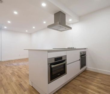 230 Oak Street — 2 Bedroom - unit 311 - Photo 3