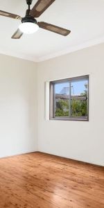 Low-Maintenance Living in the Heart of Lake Illawarra - Photo 3