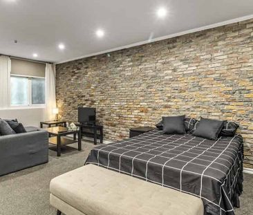 Character Apartment - Fully Furnished - Photo 4