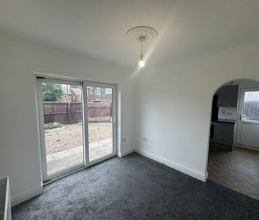 3 bedroom House To Let - Photo 6