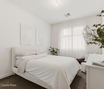 Stylish & Spacious Modern Townhome in Prime Lifestyle Location - Photo 5